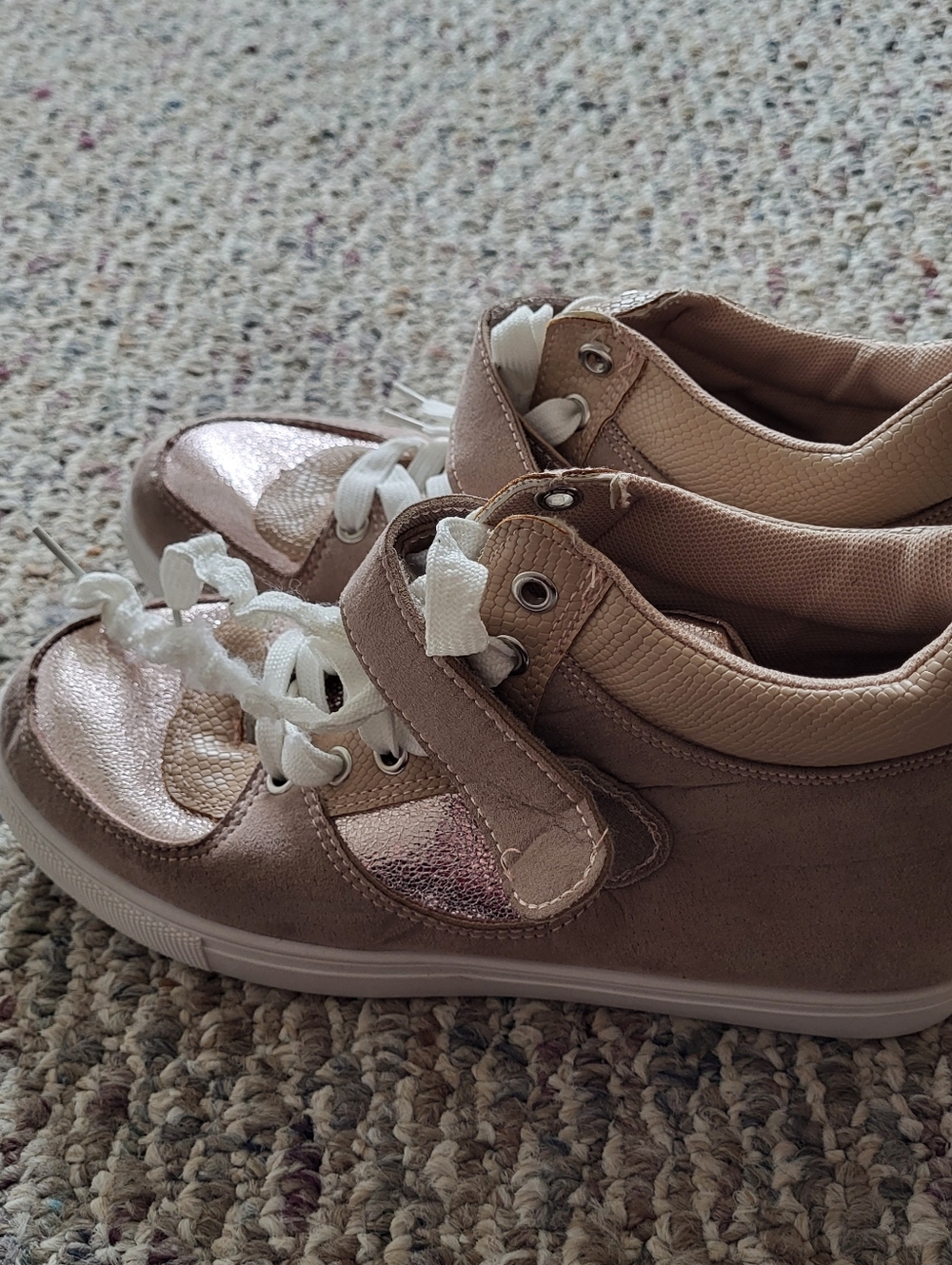Rue21 Sneakers Size 8/9